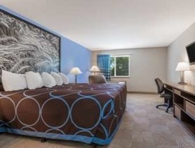 Super 8 by Wyndham Beloit KS