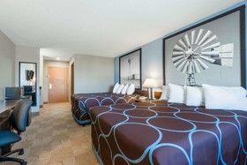 Super 8 by Wyndham Beloit KS
