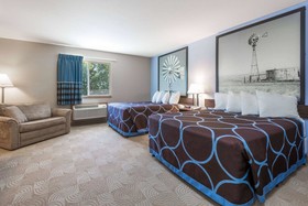 Super 8 by Wyndham Beloit KS