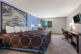 Super 8 by Wyndham Beloit KS