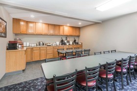 Super 8 by Wyndham Beloit KS