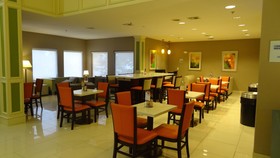 Holiday Inn Express Kansas City - Bonner Springs