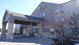 Holiday Inn Express Kansas City - Bonner Springs