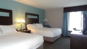 Holiday Inn Express Kansas City - Bonner Springs
