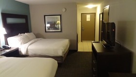 Holiday Inn Express Kansas City - Bonner Springs