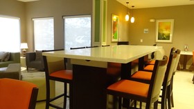 Holiday Inn Express Kansas City - Bonner Springs