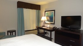 Holiday Inn Express Kansas City - Bonner Springs