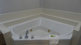 Holiday Inn Express Kansas City - Bonner Springs