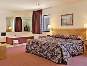 Super 8 by Wyndham Chanute