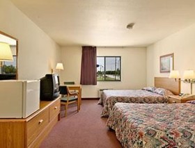 Super 8 by Wyndham Chanute