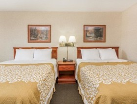 Days Inn by Wyndham Colby