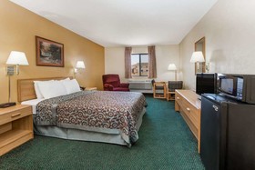 Days Inn by Wyndham Colby