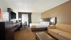 Holiday Inn Express Hotel & Suites Colby