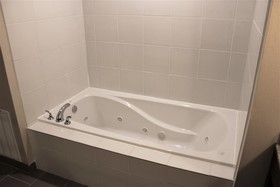Comfort Suites