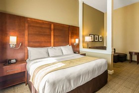 Comfort Suites