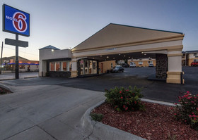 OYO Townhouse Dodge City KS