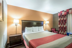 OYO Townhouse Dodge City KS