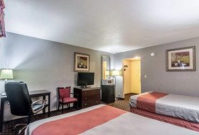 OYO Townhouse Dodge City KS