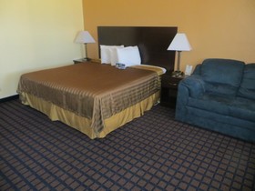 Silver Spur Vintage Inn & Suites