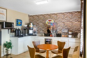 Super 8 by Wyndham El Dorado