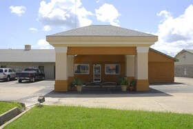 Americas Best Inn and Suites Emporia