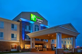 Holiday Inn Express & Suites Emporia Northwest