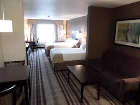 Holiday Inn Express & Suites Emporia Northwest