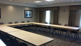 Holiday Inn Express & Suites Emporia Northwest