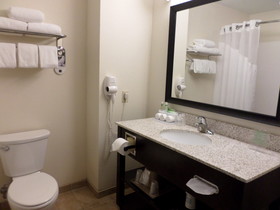 Holiday Inn Express & Suites Emporia Northwest