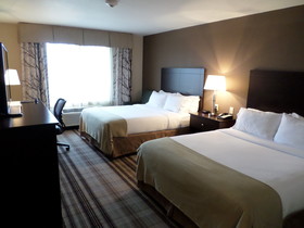 Holiday Inn Express & Suites Emporia Northwest