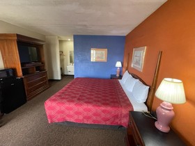 Knights Inn & Suites Emporia