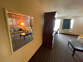 Knights Inn & Suites Emporia