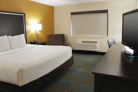 La Quinta Inn & Suites by Wyndham Emporia