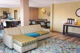 La Quinta Inn & Suites by Wyndham Emporia