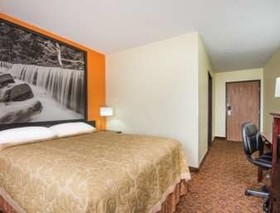 Super 8 by Wyndham Emporia