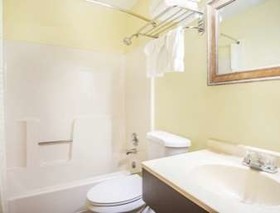 Super 8 by Wyndham Emporia