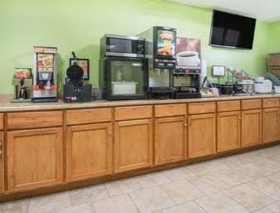 Super 8 by Wyndham Emporia