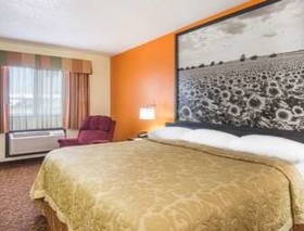 Super 8 by Wyndham Emporia