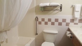 Holiday Inn Express Garden City East
