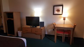 Holiday Inn Express Garden City East