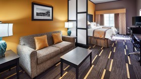 Best Western Plus Emerald Inn & Suites