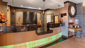 Best Western Plus Emerald Inn & Suites