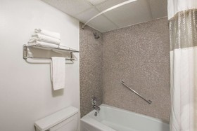 Travelodge by Wyndham Great Bend