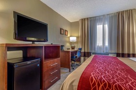 Comfort Inn & Suites Hays I-70