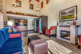 Comfort Inn & Suites Hays I-70