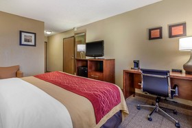 Comfort Inn & Suites Hays I-70