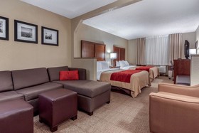 Comfort Inn & Suites Hays I-70