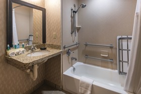 Holiday Inn Express Hotel & Suites Hays