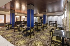 Holiday Inn Express Hotel & Suites Hays