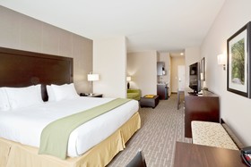 Holiday Inn Express Hotel & Suites Hays